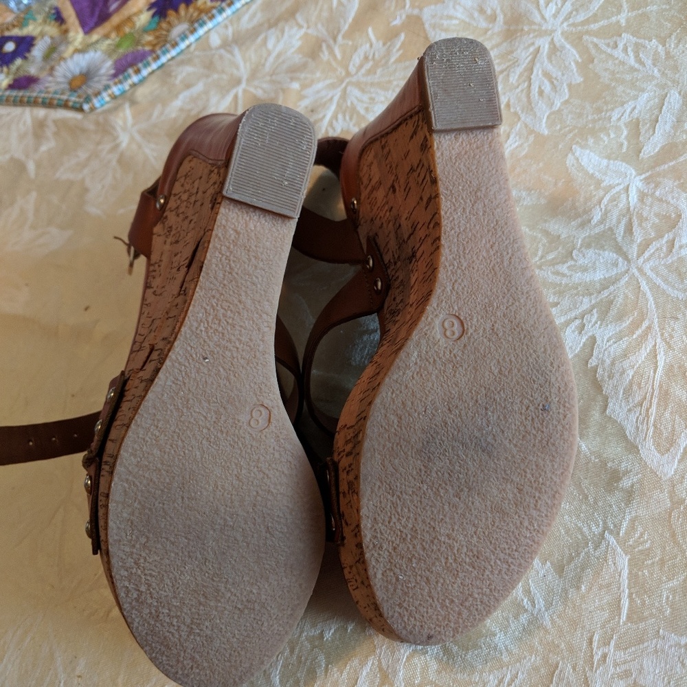 Shoes - Picture 4 of 8